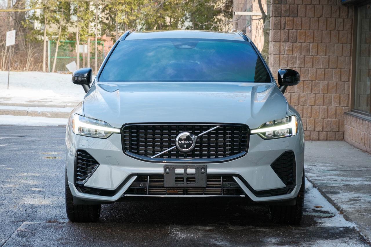2024 Volvo XC60 Recharge T8 Ultimate Dark AWD Plug In Hybrid Photo
