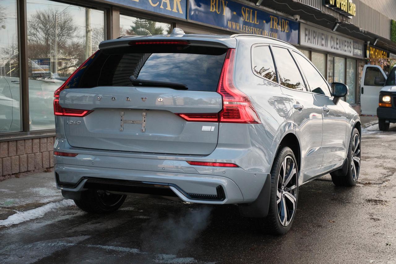 2024 Volvo XC60 Recharge T8 Ultimate Dark AWD Plug In Hybrid Photo
