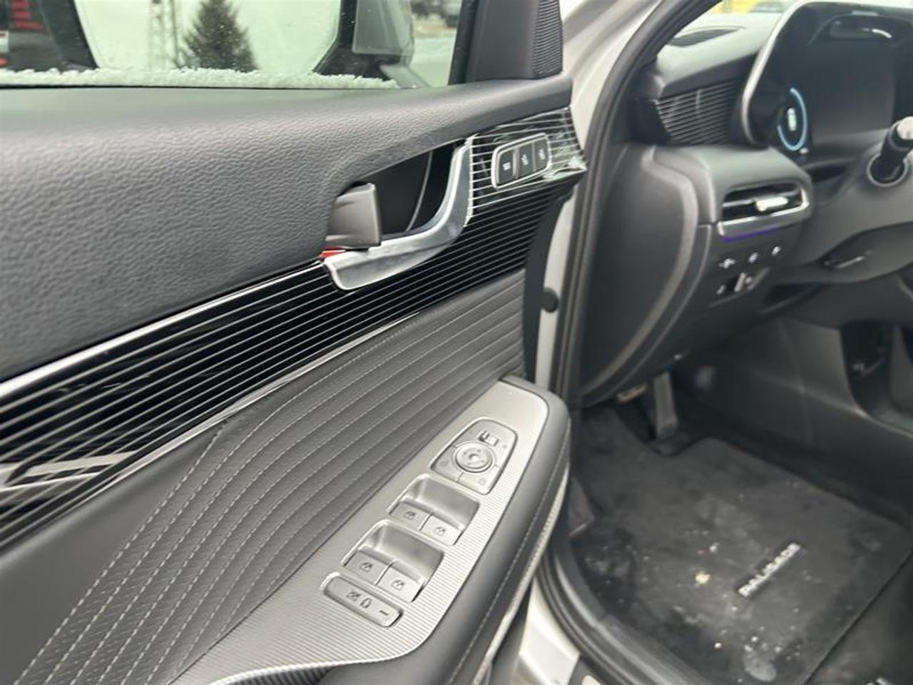 2023 Hyundai PALISADE AWD Ultimate Calligraphy 7P Photo