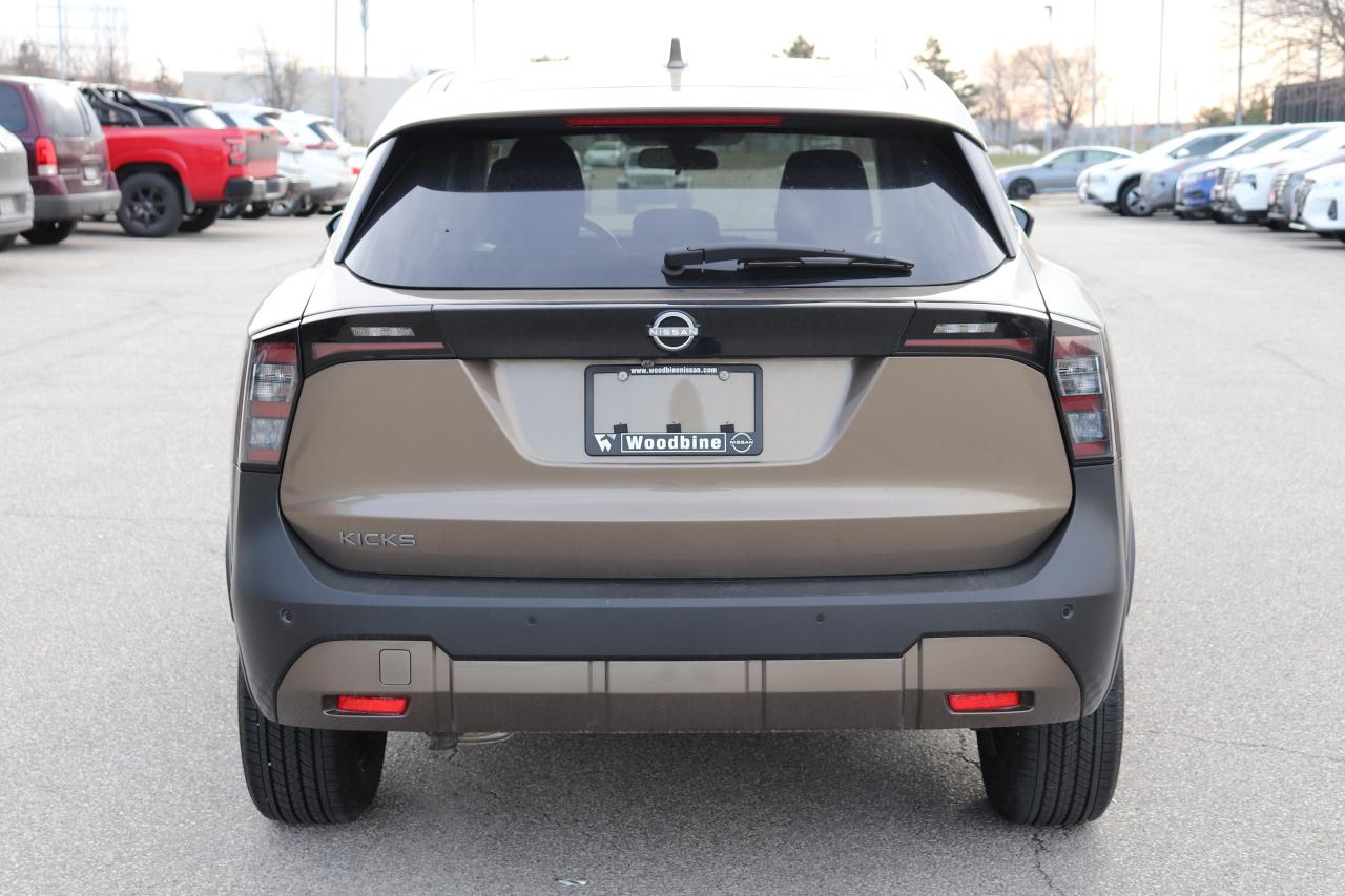 2025 Nissan Kicks SV FWD Photo