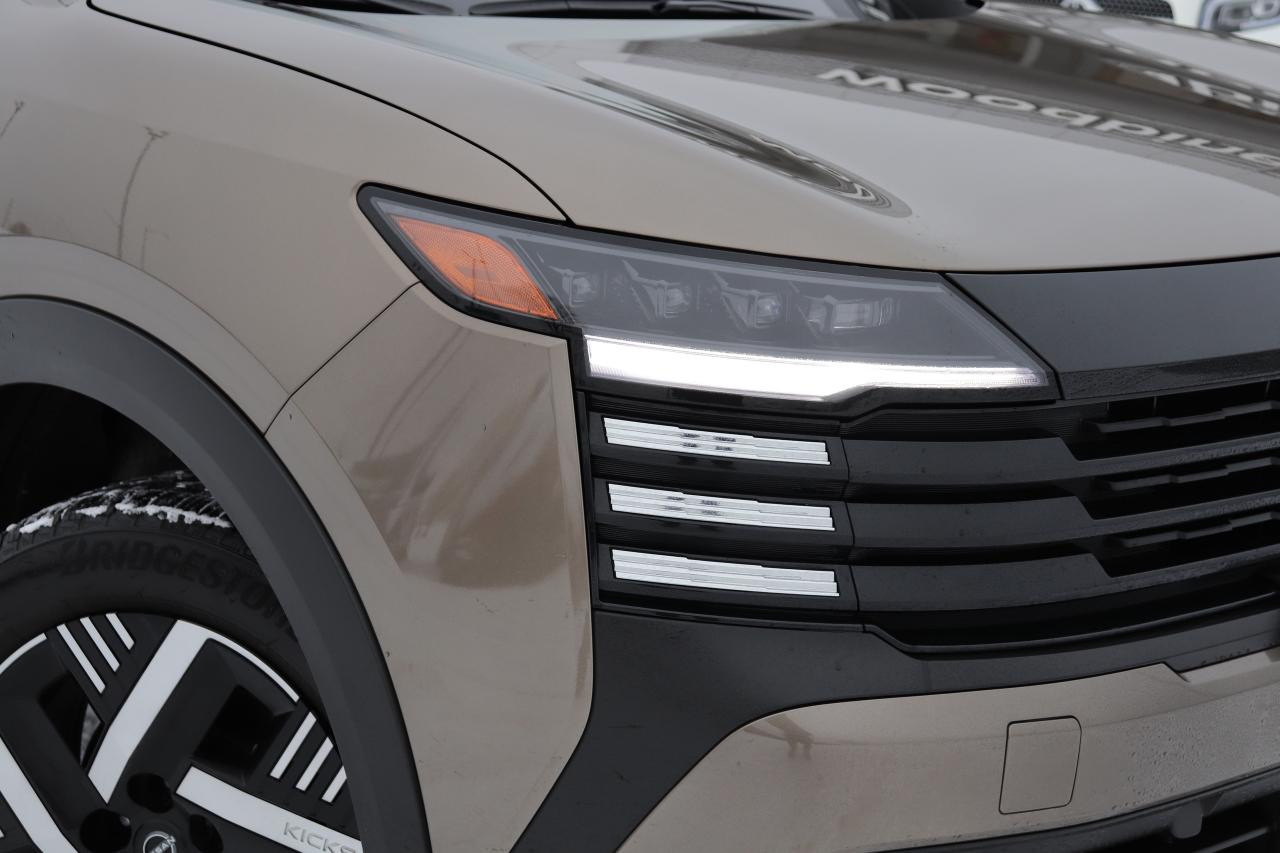 2025 Nissan Kicks SV 1 OWNER OFF LEASE NO ACCIDENTS CARPLAY HTD SEAT Photo