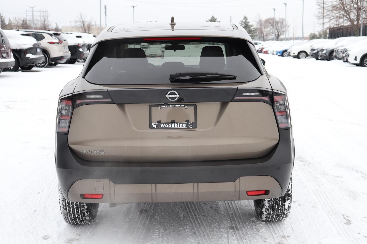 2025 Nissan Kicks SV 1 OWNER OFF LEASE NO ACCIDENTS CARPLAY HTD SEAT Photo