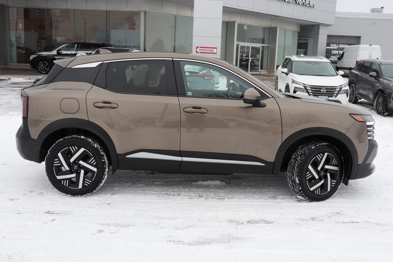2025 Nissan Kicks SV 1 OWNER OFF LEASE NO ACCIDENTS CARPLAY HTD SEAT Photo