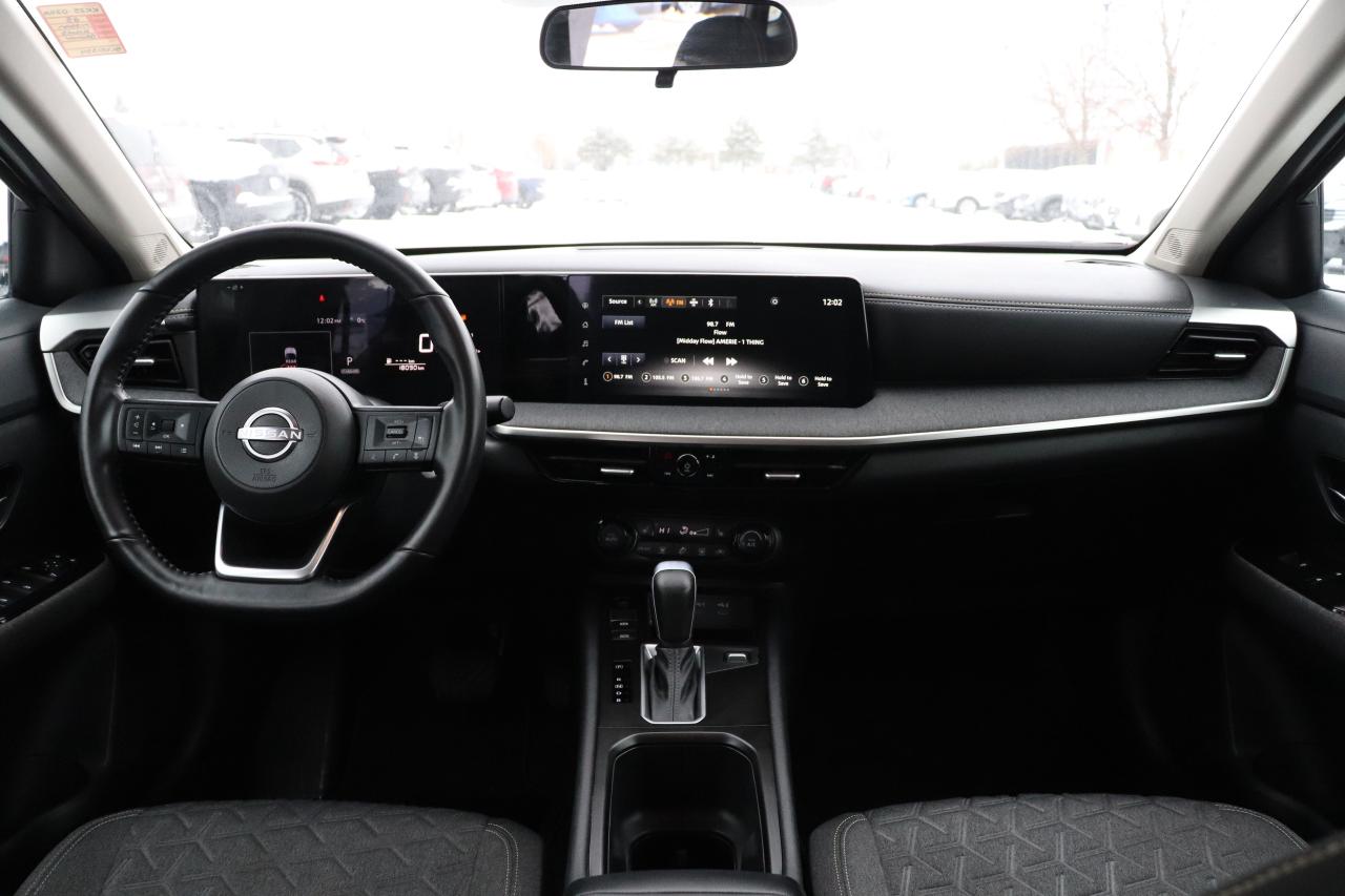 2025 Nissan Kicks SV 1 OWNER OFF LEASE NO ACCIDENTS CARPLAY HTD SEAT Photo