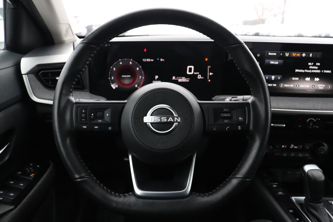 2025 Nissan Kicks SV 1 OWNER OFF LEASE NO ACCIDENTS CARPLAY HTD SEAT Photo