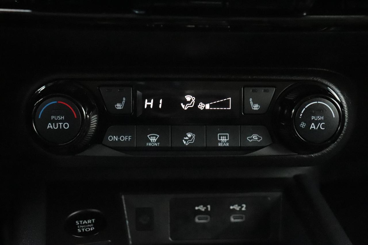 2025 Nissan Kicks SV 1 OWNER OFF LEASE NO ACCIDENTS CARPLAY HTD SEAT Photo