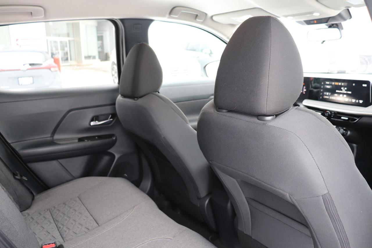 2025 Nissan Kicks SV 1 OWNER OFF LEASE NO ACCIDENTS CARPLAY HTD SEAT Photo