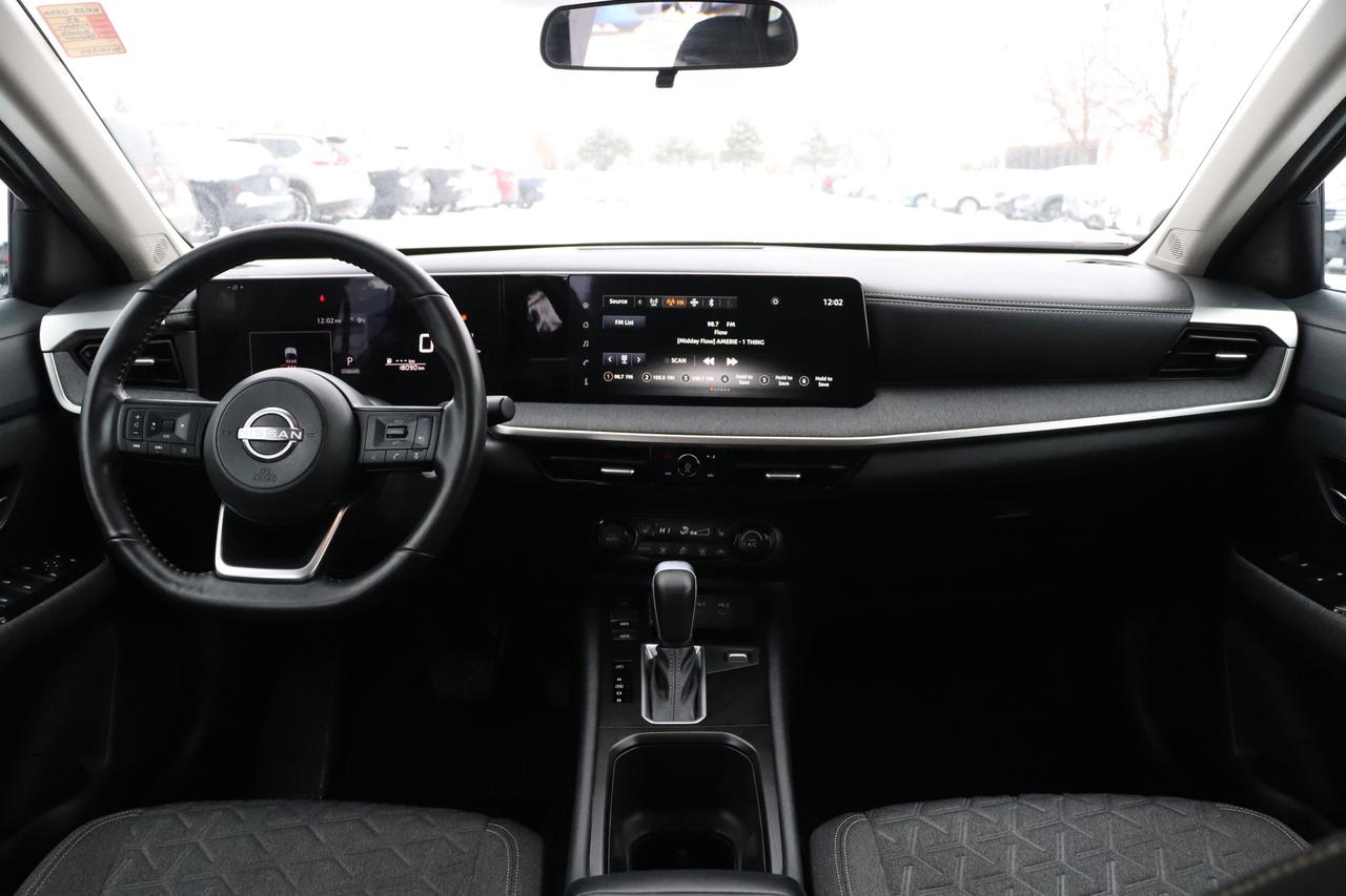 2025 Nissan Kicks SV 1 OWNER OFF LEASE NO ACCIDENTS CARPLAY HTD SEAT Photo