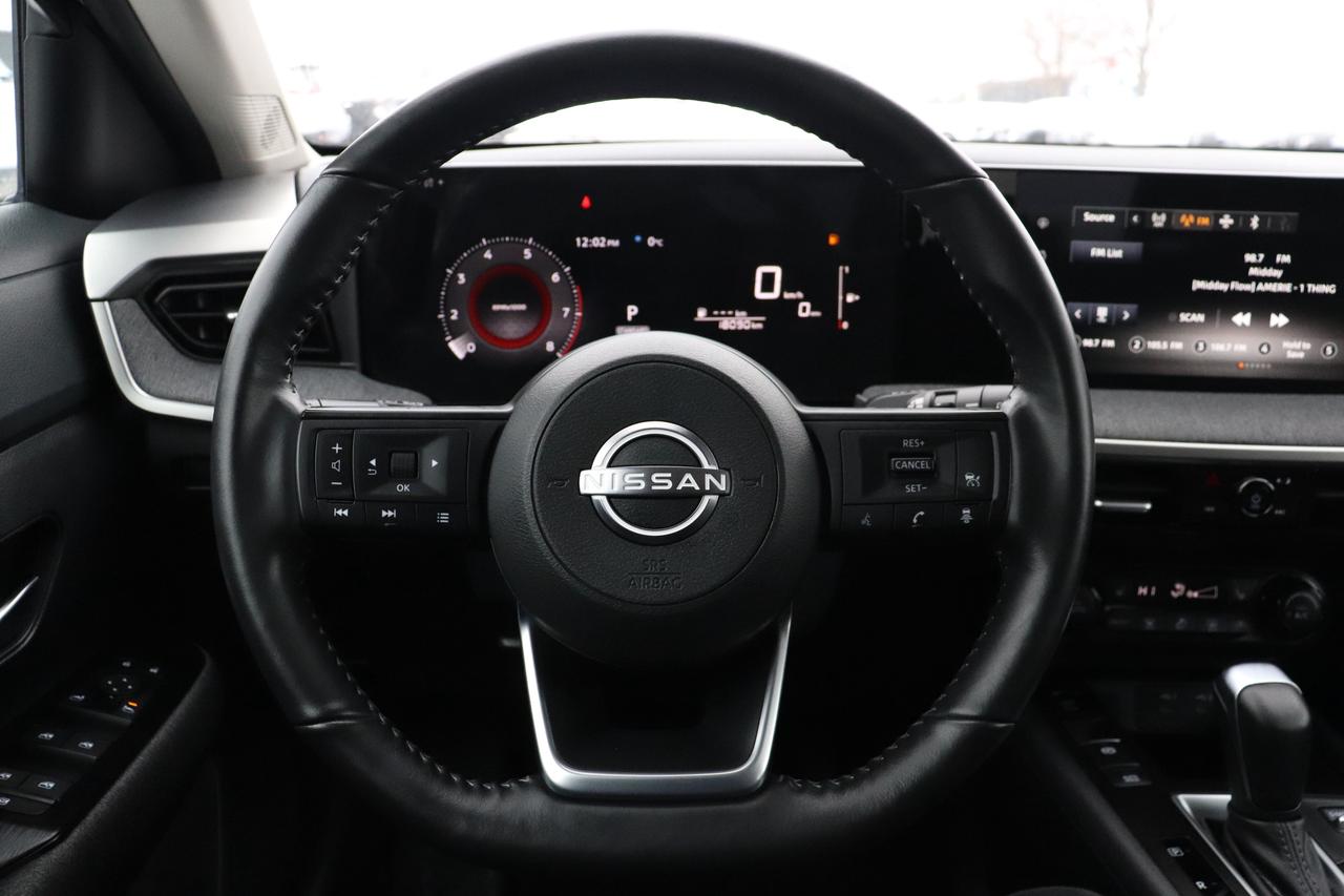 2025 Nissan Kicks SV 1 OWNER OFF LEASE NO ACCIDENTS CARPLAY HTD SEAT Photo