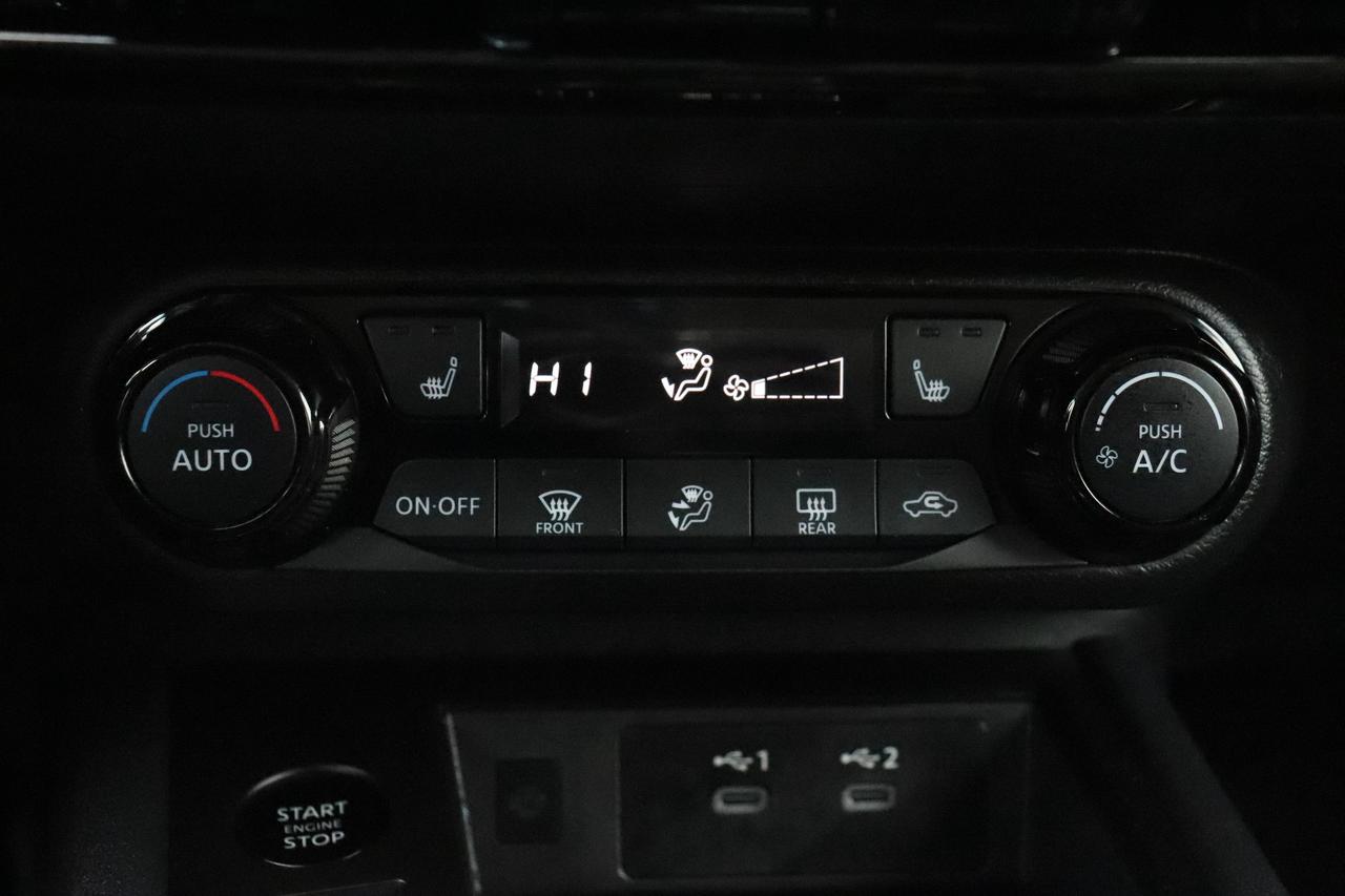 2025 Nissan Kicks SV 1 OWNER OFF LEASE NO ACCIDENTS CARPLAY HTD SEAT Photo