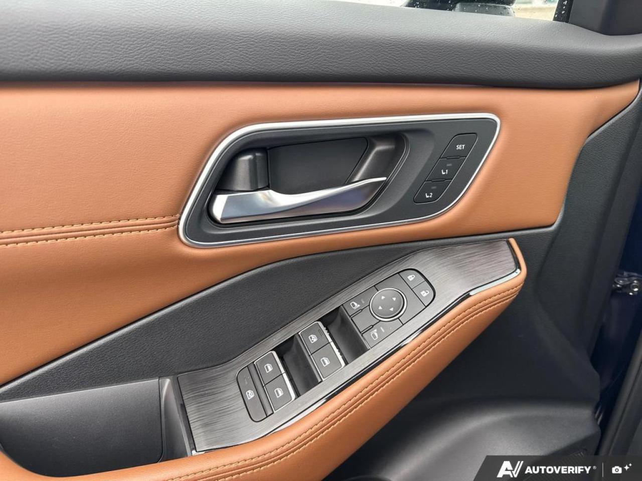 2025 Nissan Rogue Platinum AWD   PANO ROOF   LEATHER   LOW KMS Photo