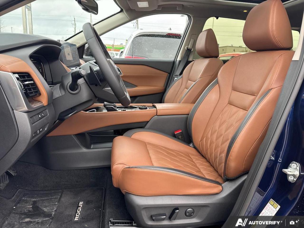 2025 Nissan Rogue Platinum AWD   PANO ROOF   LEATHER   LOW KMS Photo