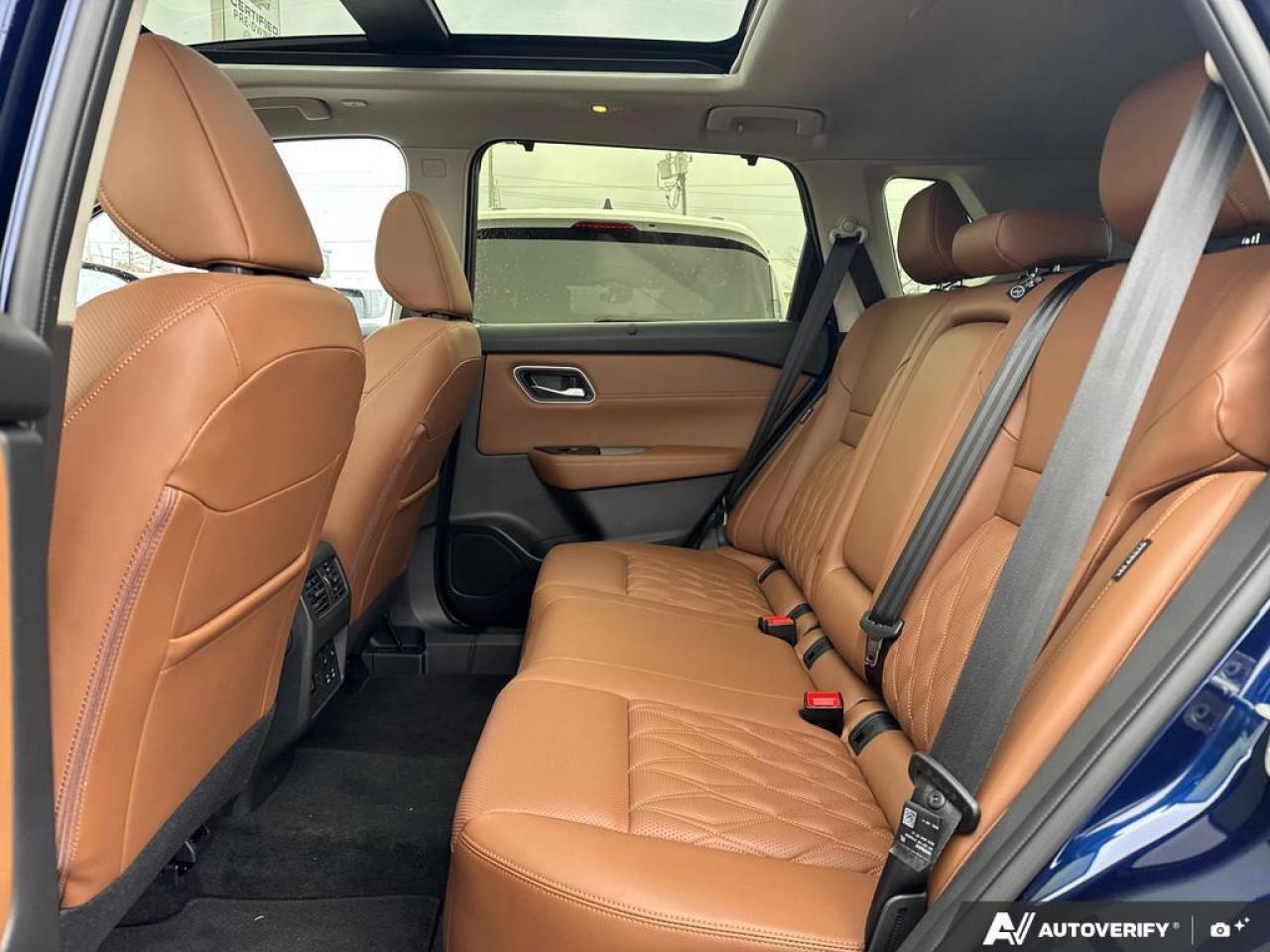 2025 Nissan Rogue Platinum AWD   PANO ROOF   LEATHER   LOW KMS Photo