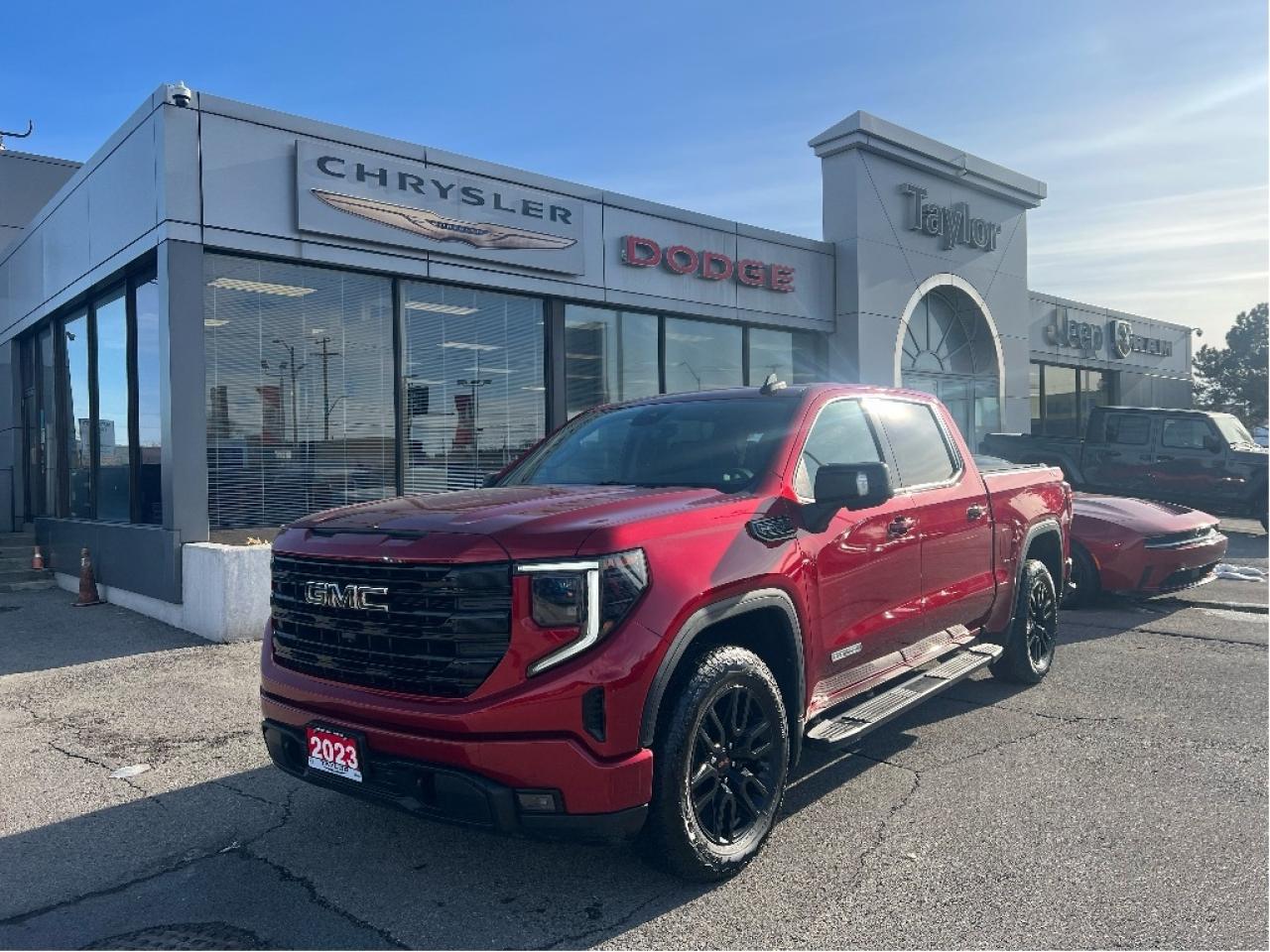 2023 GMC Sierra 1500 Elevation Crew 4x4 V8 *LTHR *SUN *X31 OFF ROAD Photo
