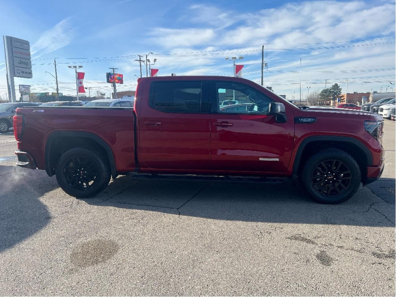 2023 GMC Sierra 1500 Elevation Crew 4x4 V8 *LTHR *SUN *X31 OFF ROAD Photo