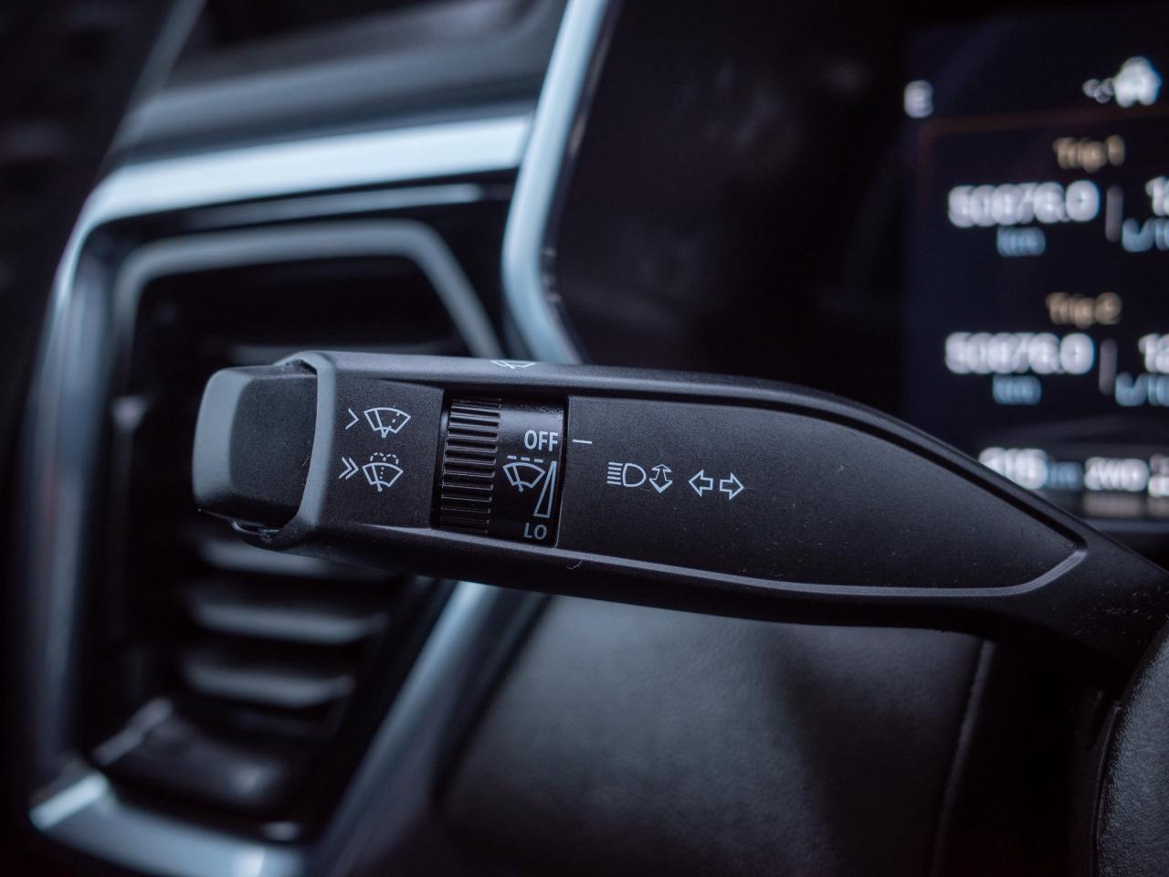 2025 GMC Canyon Elevation - Keyless Start   Tow Hooks Photo