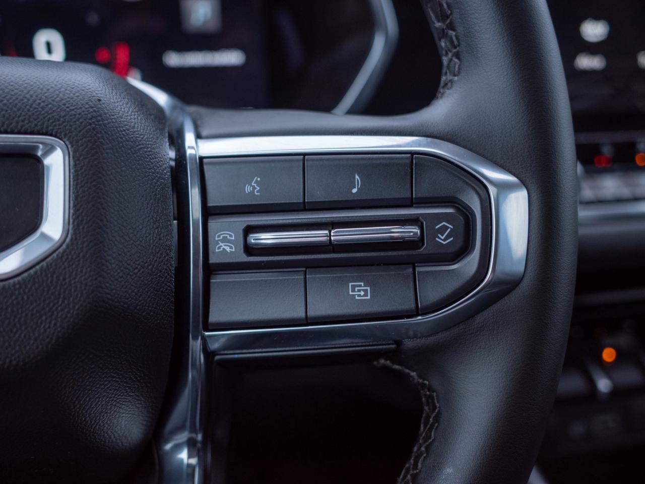 2025 GMC Canyon Elevation - Keyless Start   Tow Hooks Photo