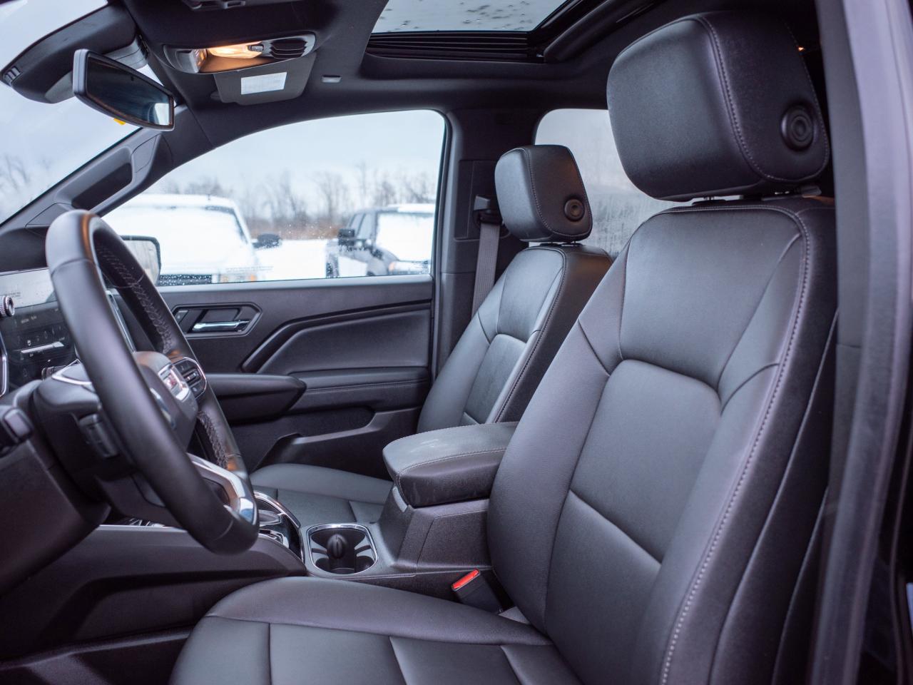 2025 GMC Canyon Elevation - Keyless Start   Tow Hooks Photo