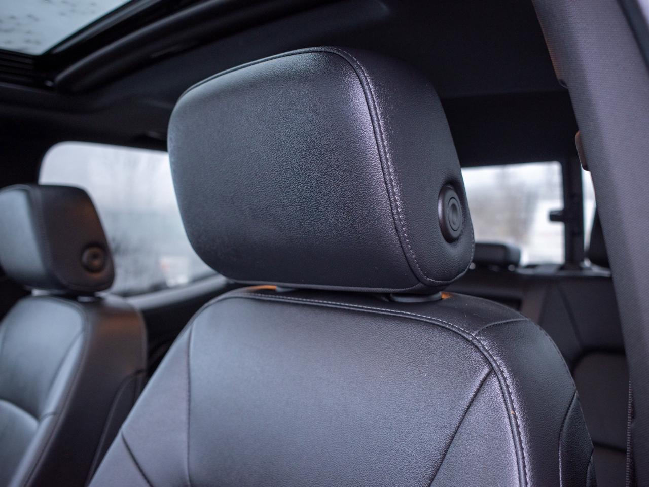 2025 GMC Canyon Elevation - Keyless Start Tow Hooks Photo