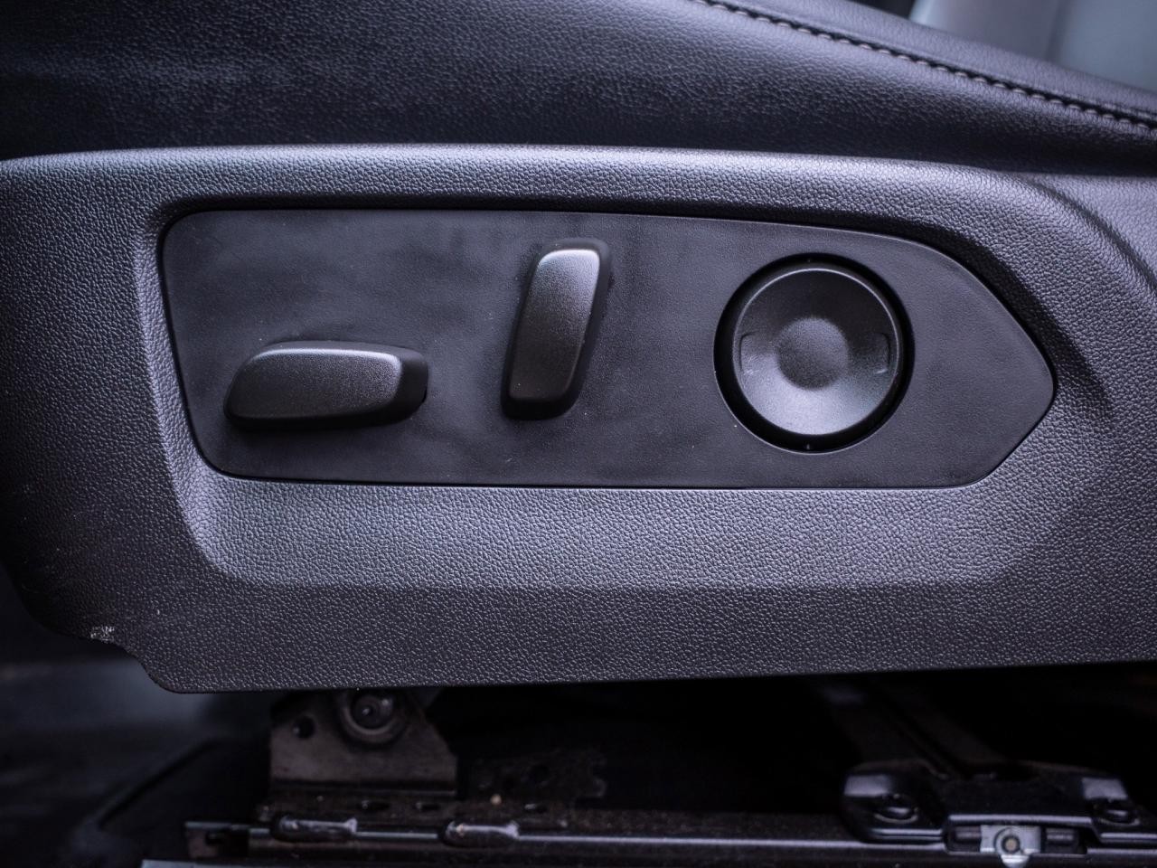 2025 GMC Canyon Elevation - Keyless Start Tow Hooks Photo