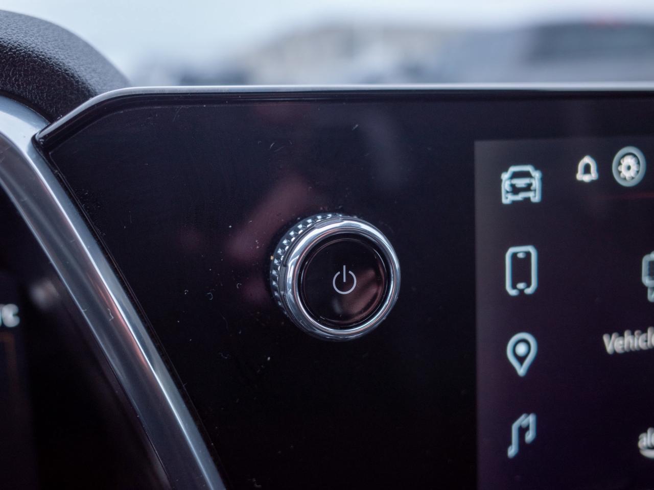 2025 GMC Canyon Elevation - Keyless Start   Tow Hooks Photo