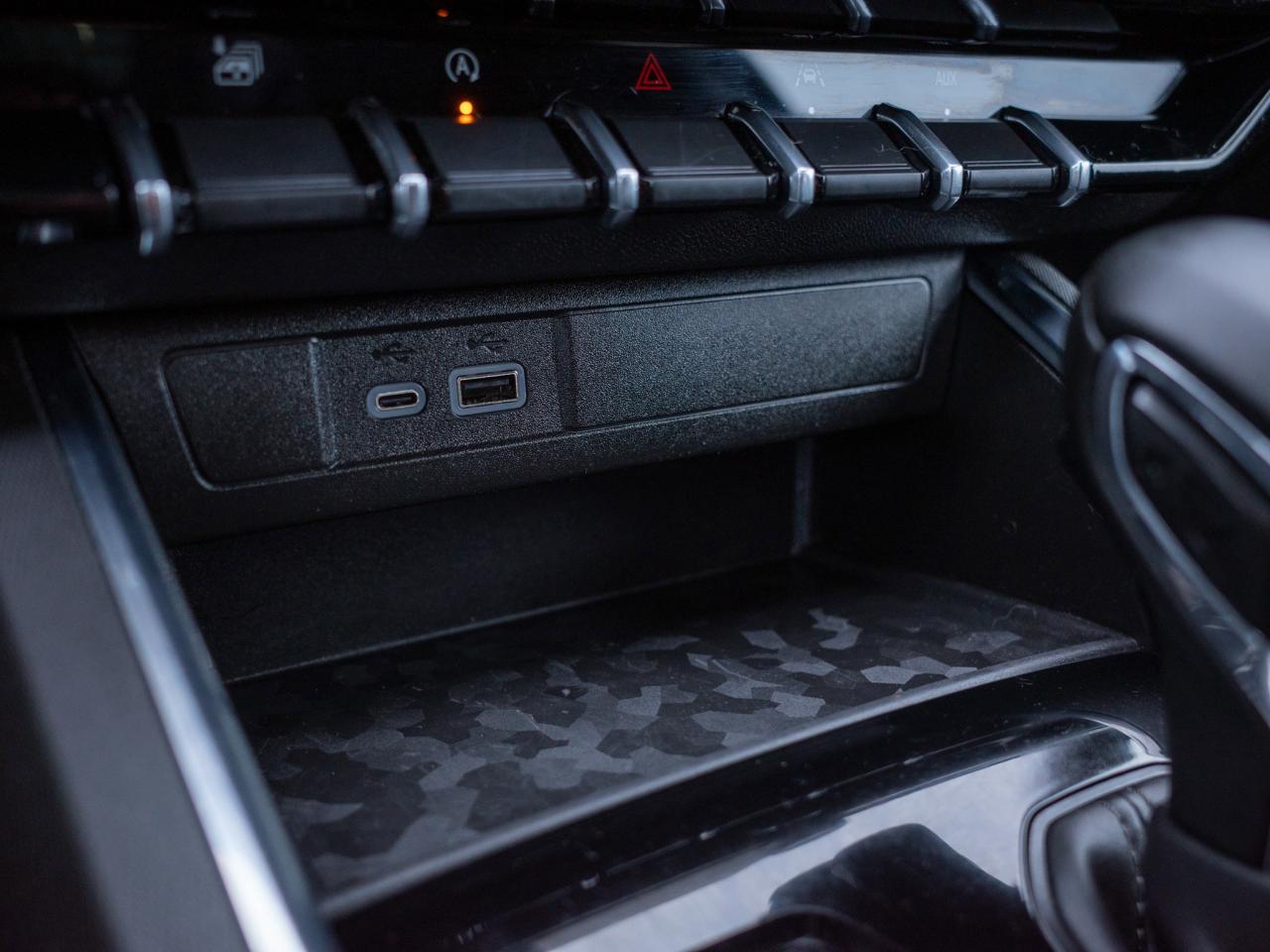 2025 GMC Canyon Elevation - Keyless Start   Tow Hooks Photo