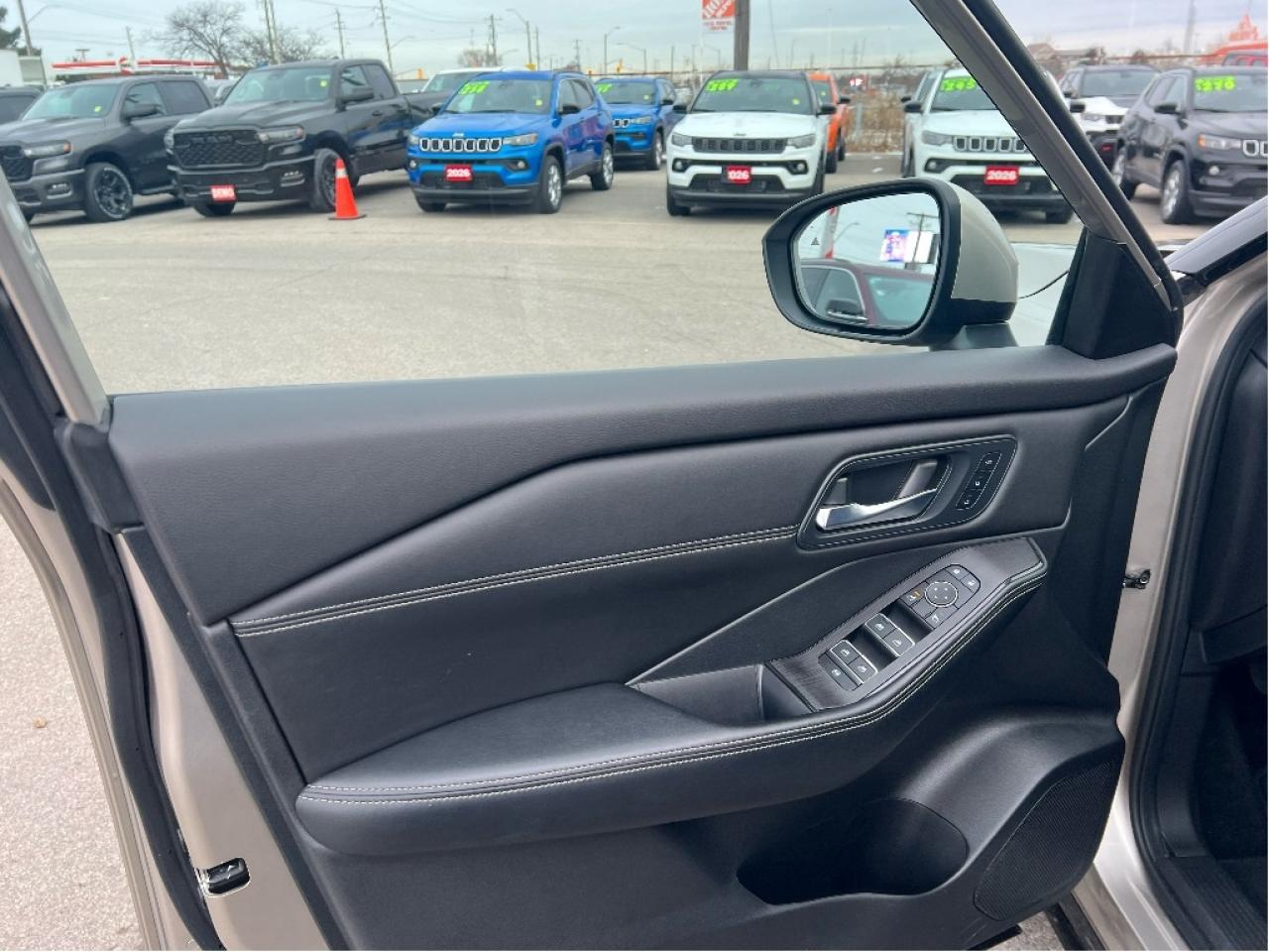 2024 Nissan Rogue AWD SL *LEATHER *NAVI *SUNROOF *PWR FRONT SEATS Photo