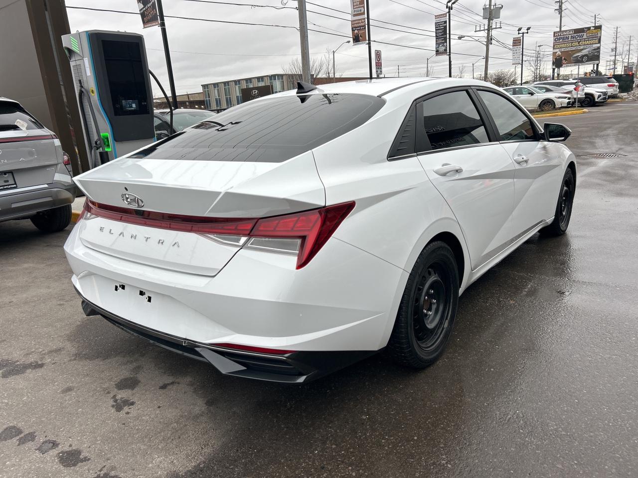 2023 Hyundai Elantra Luxury IVT   Starting from 4.49% OAC Photo