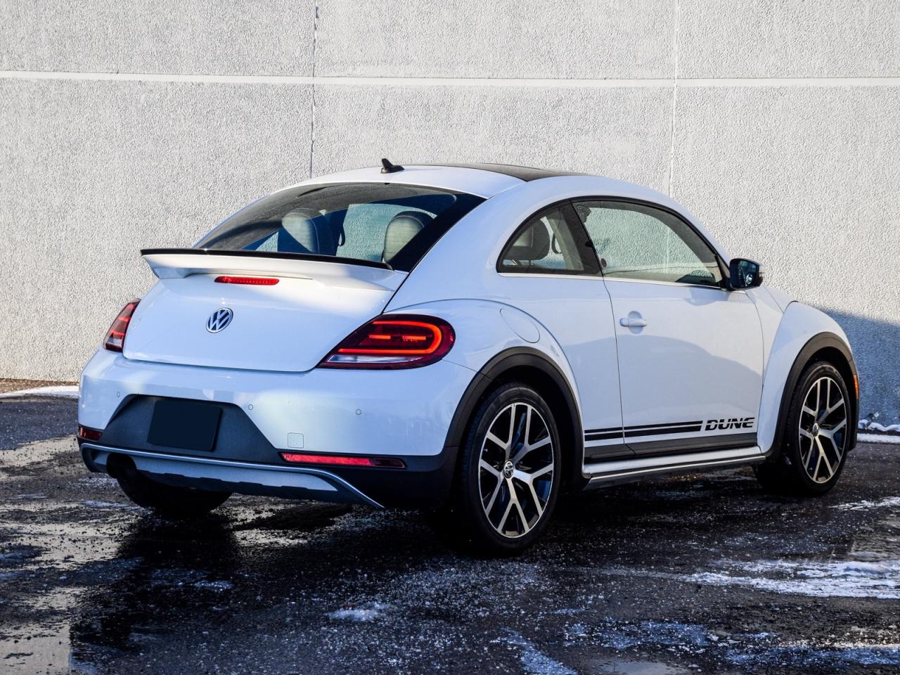 2017 Volkswagen Beetle Coupe Dune Photo3