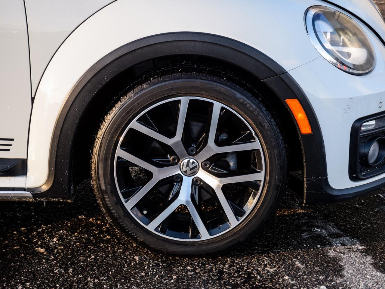 2017 Volkswagen Beetle Coupe Dune Photo