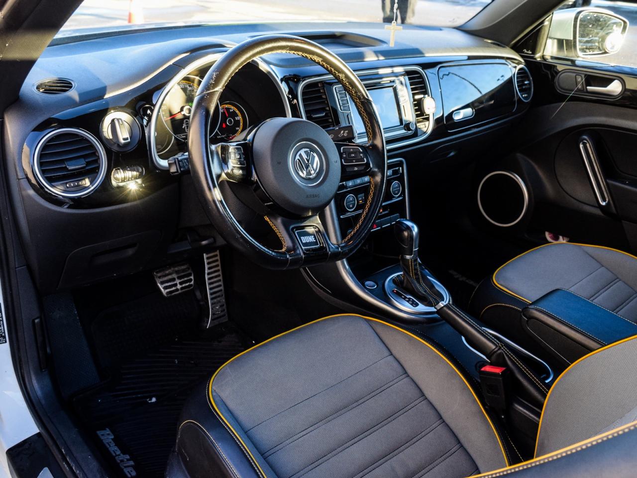 2017 Volkswagen Beetle Coupe Dune Photo