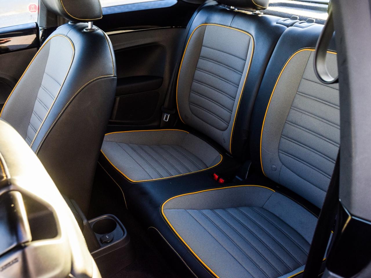 2017 Volkswagen Beetle Coupe Dune Photo