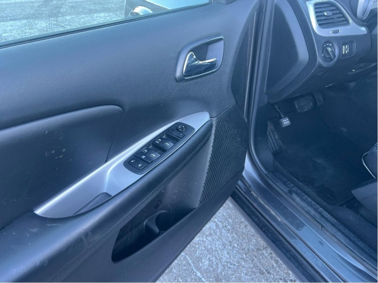 2018 Dodge Journey SE 4 Cyl 5-Passenger *BACKUP CAM *BIG SCREEN Photo