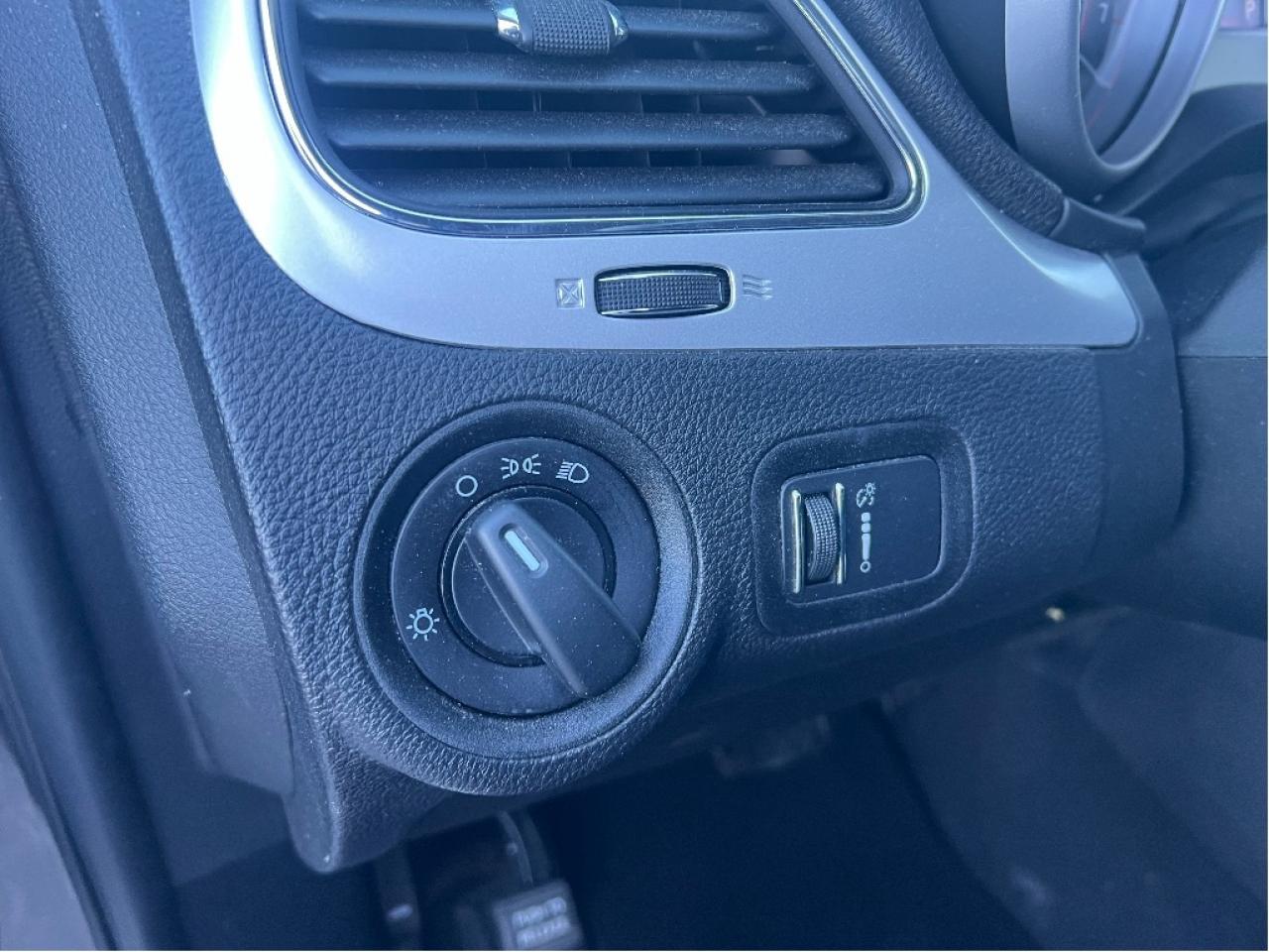 2018 Dodge Journey SE 4 Cyl 5-Passenger *BACKUP CAM *BIG SCREEN Photo