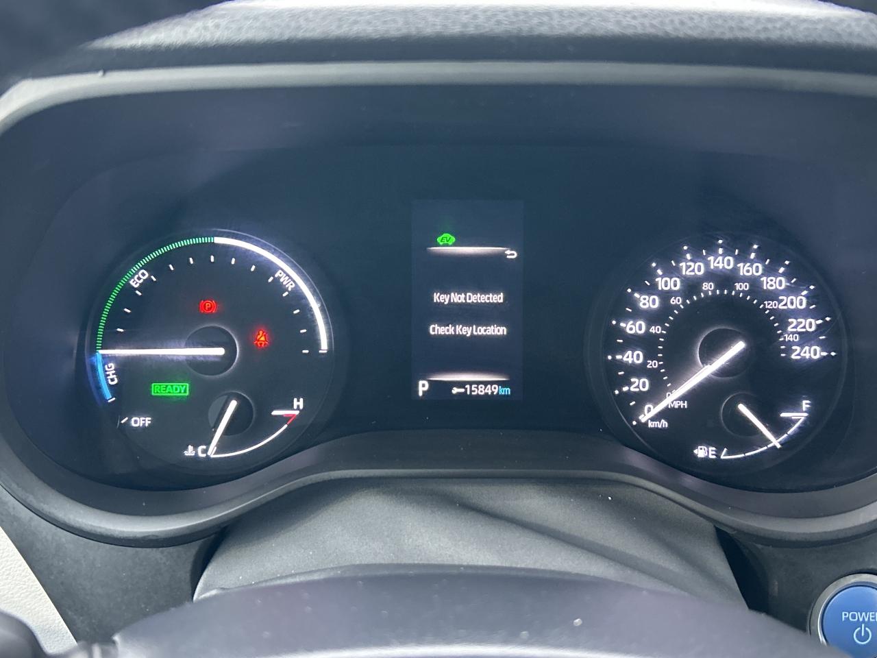 2024 Toyota Sienna XLE 8-Passenger FWD   ONE OWNER Photo