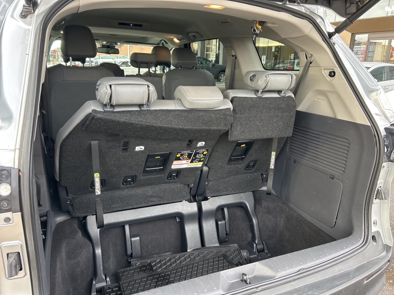 2024 Toyota Sienna XLE 8-Passenger FWD   ONE OWNER Photo