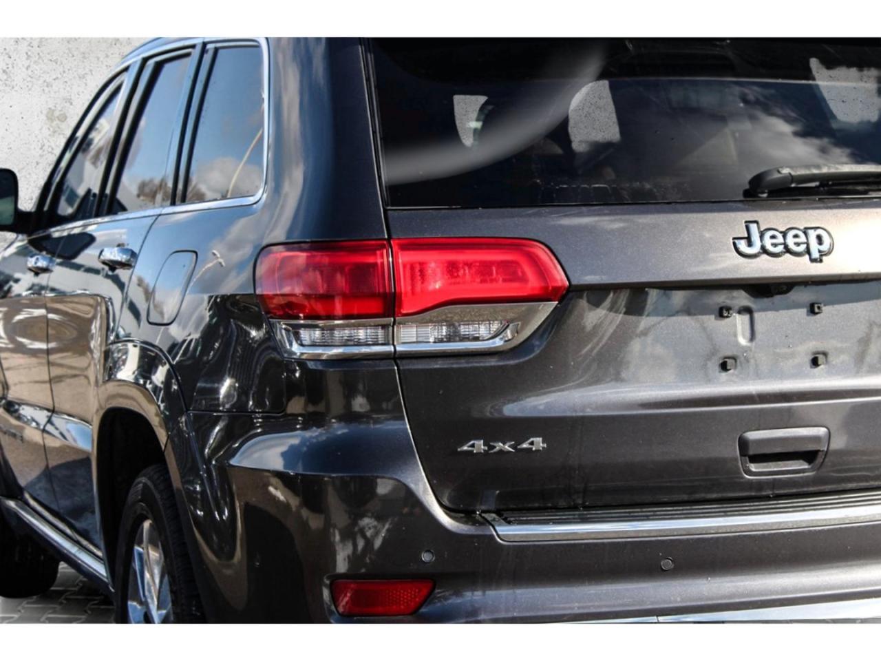 2019 Jeep Grand Cherokee Summit 4x4 Photo