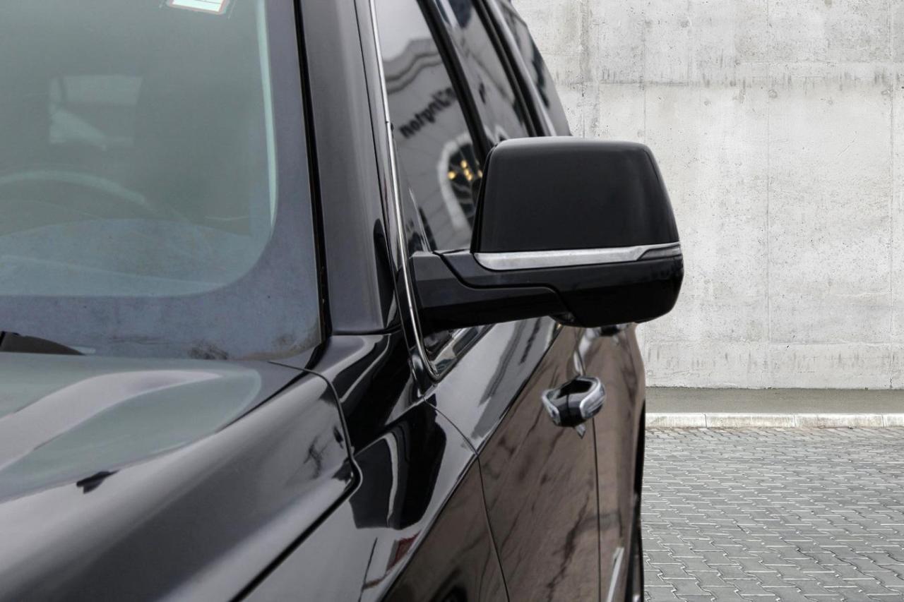 2019 Cadillac Escalade 4WD 4dr Premium Luxury Photo