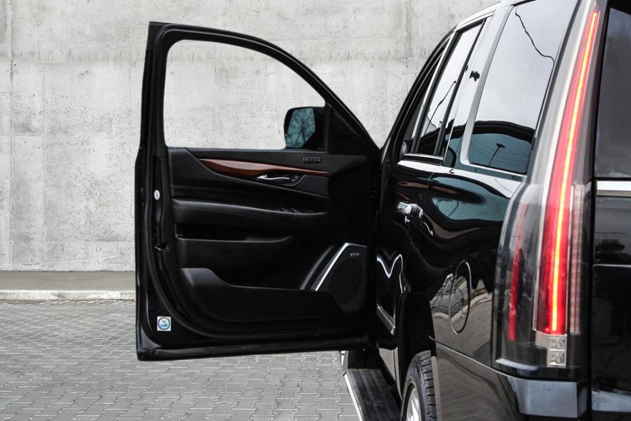 2019 Cadillac Escalade 4WD 4dr Premium Luxury Photo