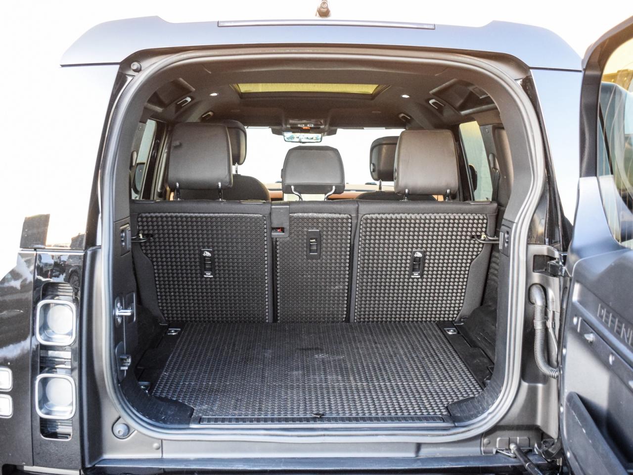 2023 Land Rover Defender DEFENDER X ! LOADED 22's BLACK PACK + + Photo