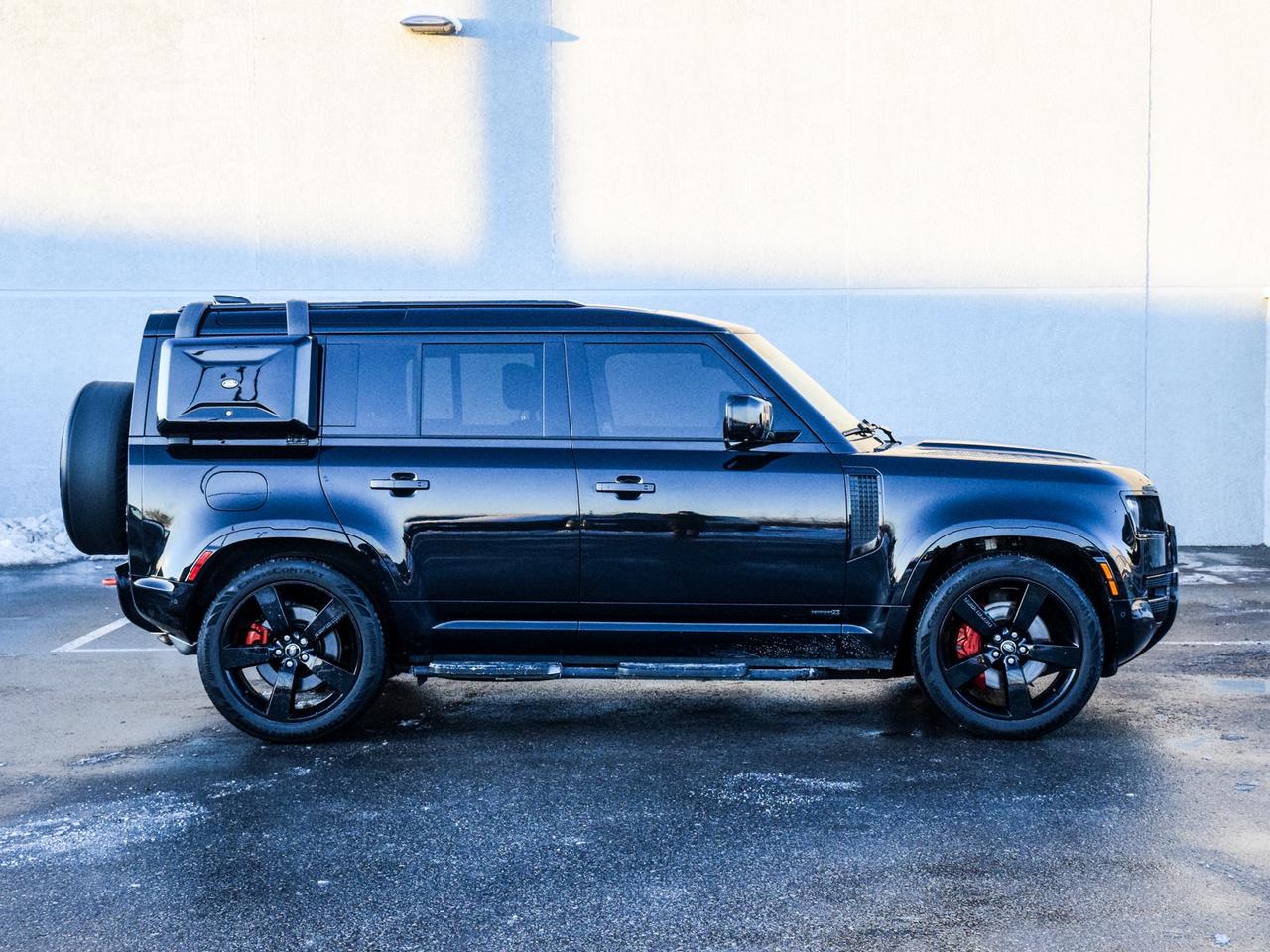 2023 Land Rover Defender DEFENDER X ! LOADED 22's BLACK PACK + + Photo