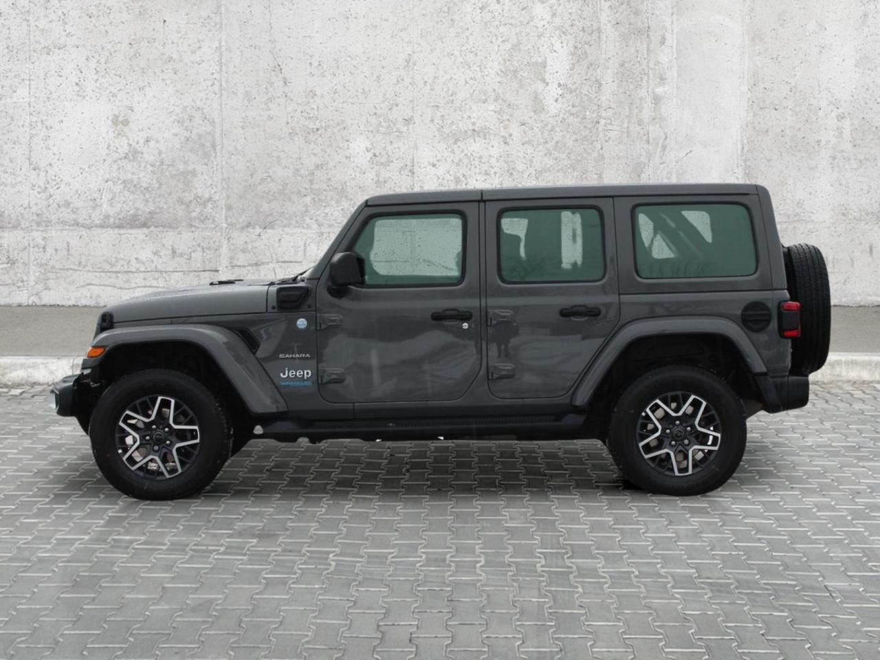 2021 Jeep Wrangler  Photo2