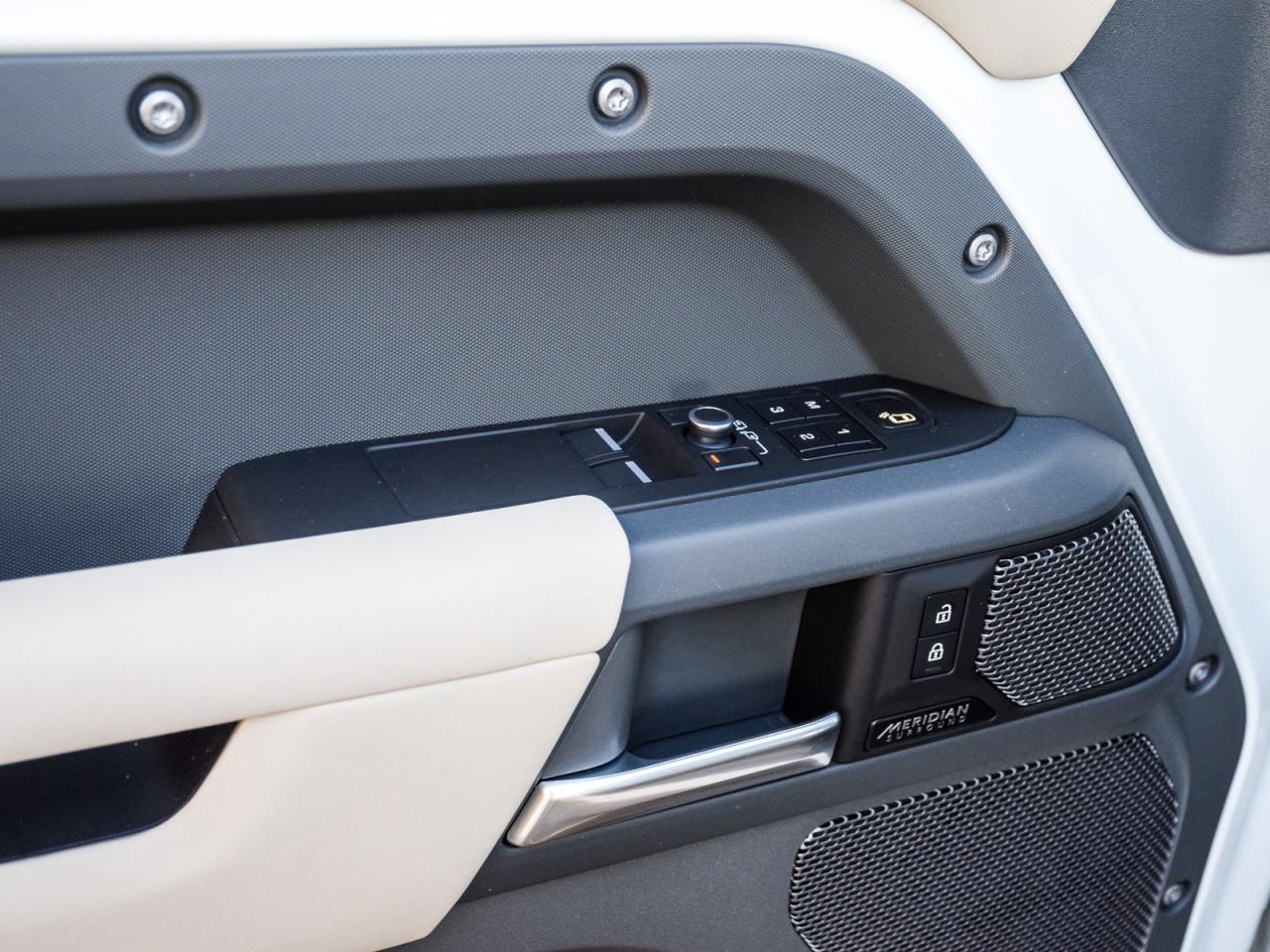 2023 Land Rover Defender X-Dynamic SE Photo