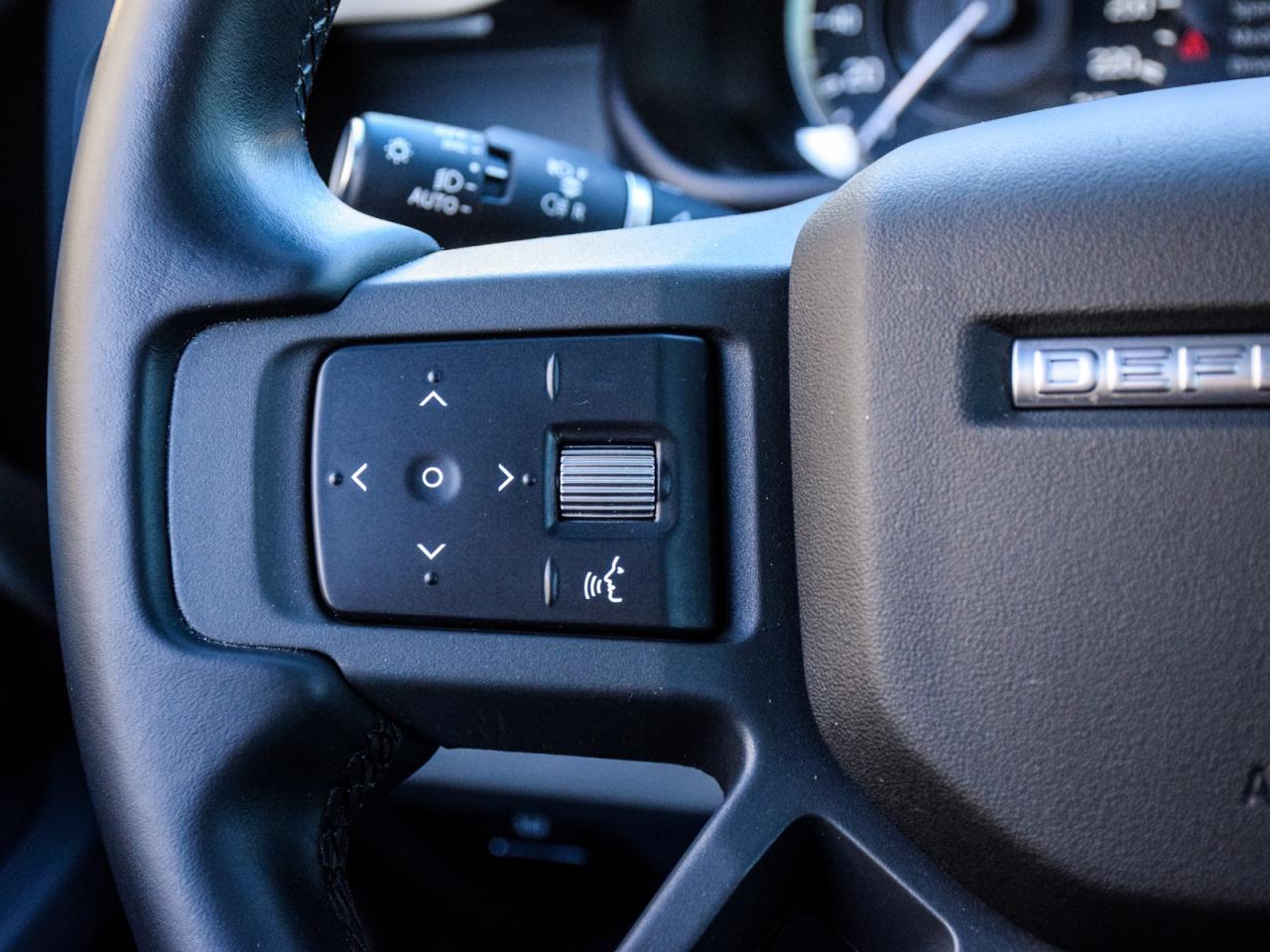 2023 Land Rover Defender X-Dynamic SE Photo