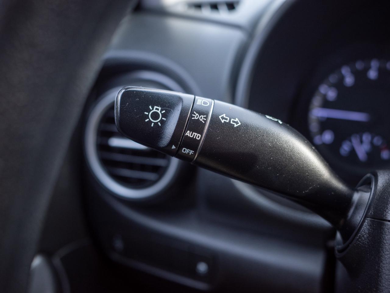 2018 Hyundai KONA Essential- 7.0 Touchscreen Photo