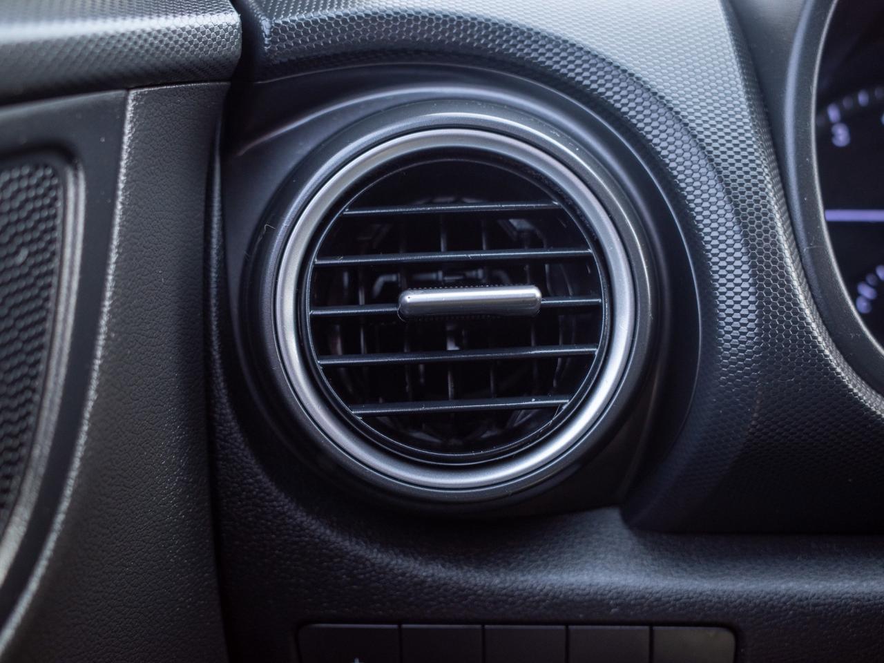 2018 Hyundai KONA Essential- 7.0 Touchscreen Photo