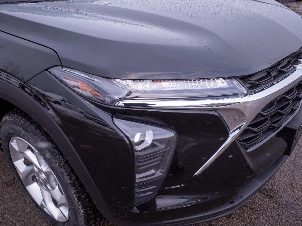 2024 Chevrolet Trax LS - Smartphone Integration Photo