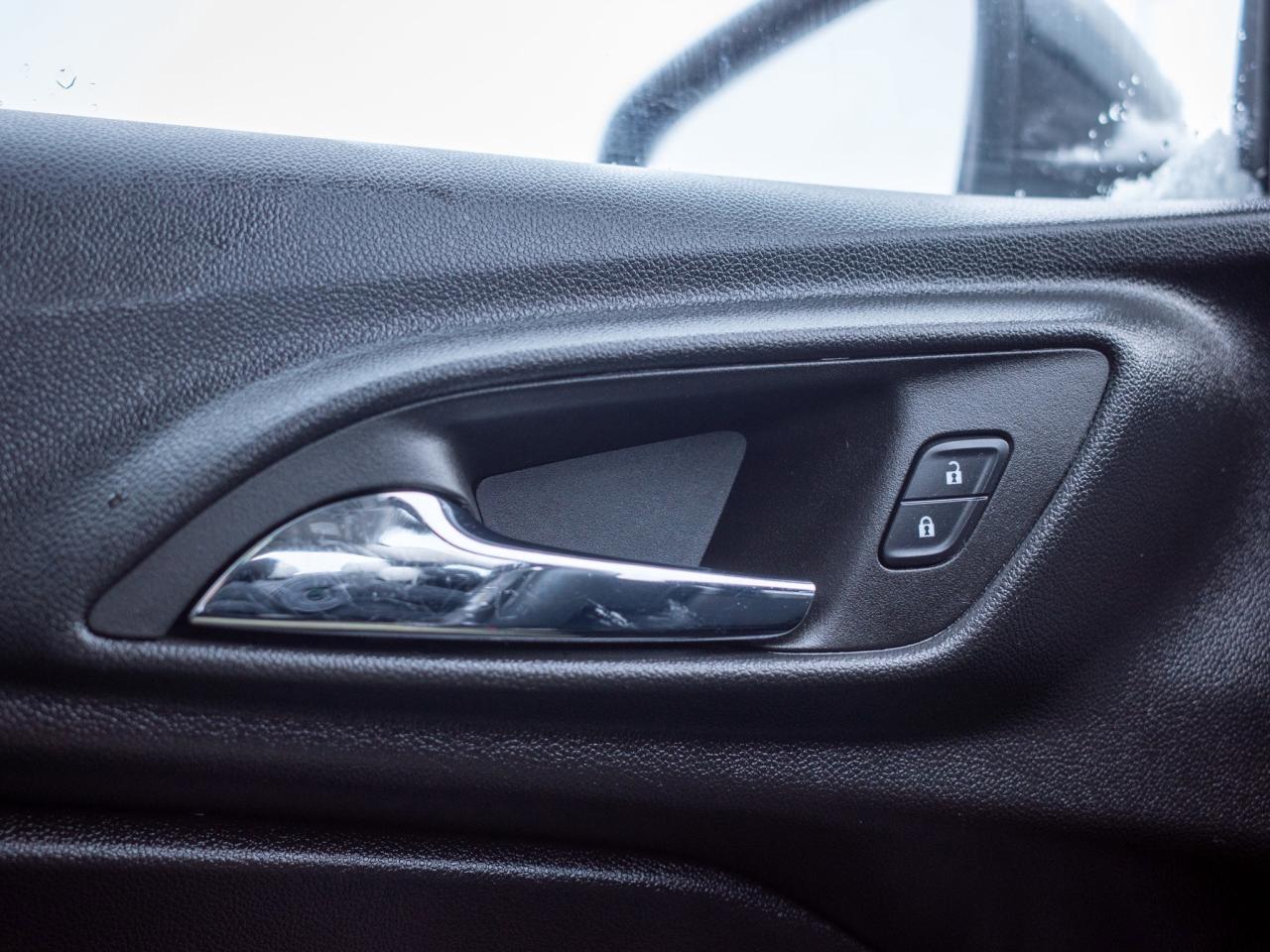 2024 Chevrolet Trax LS - Smartphone Integration Photo