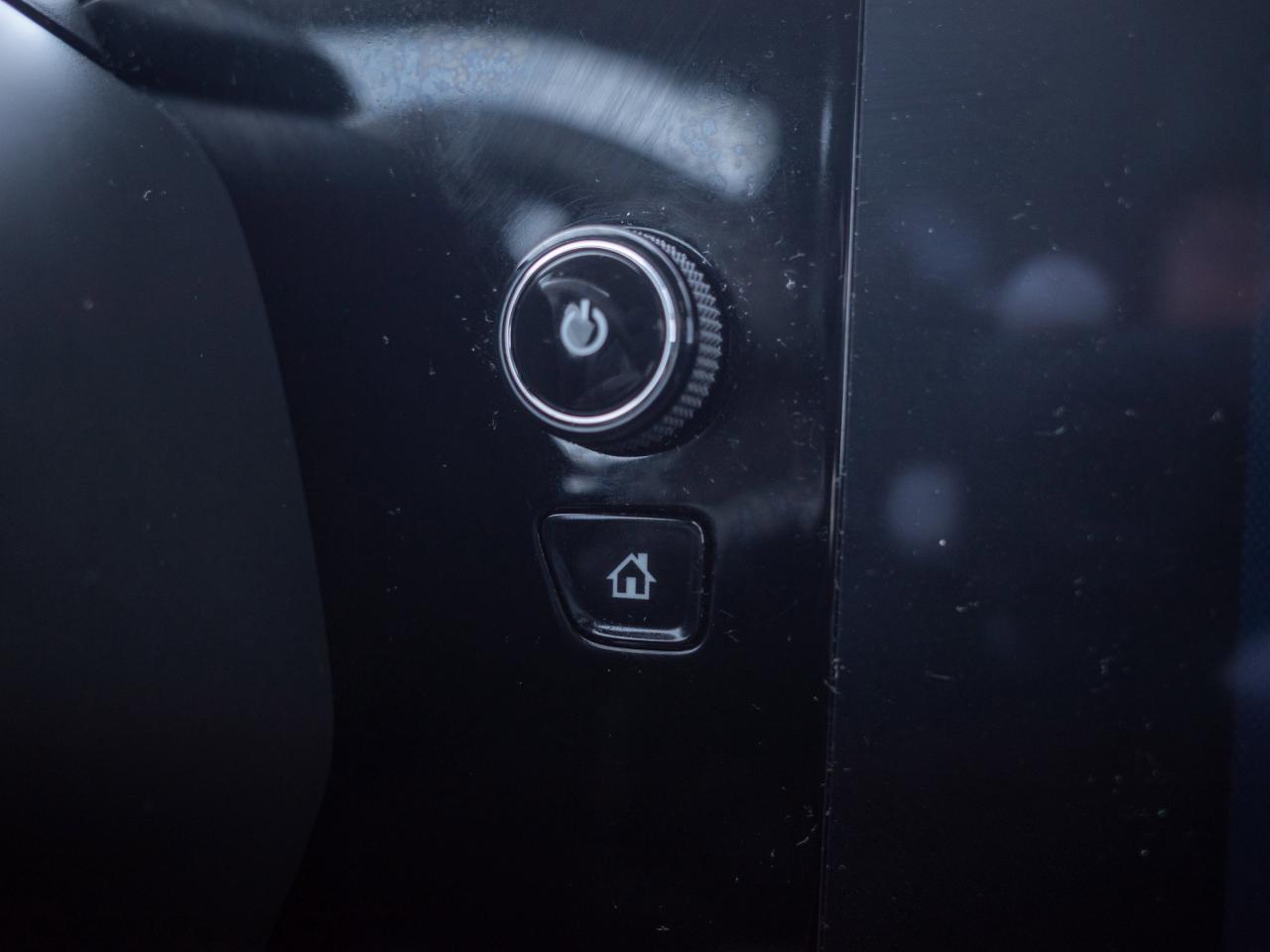 2024 Chevrolet Trax LS - Smartphone Integration Photo