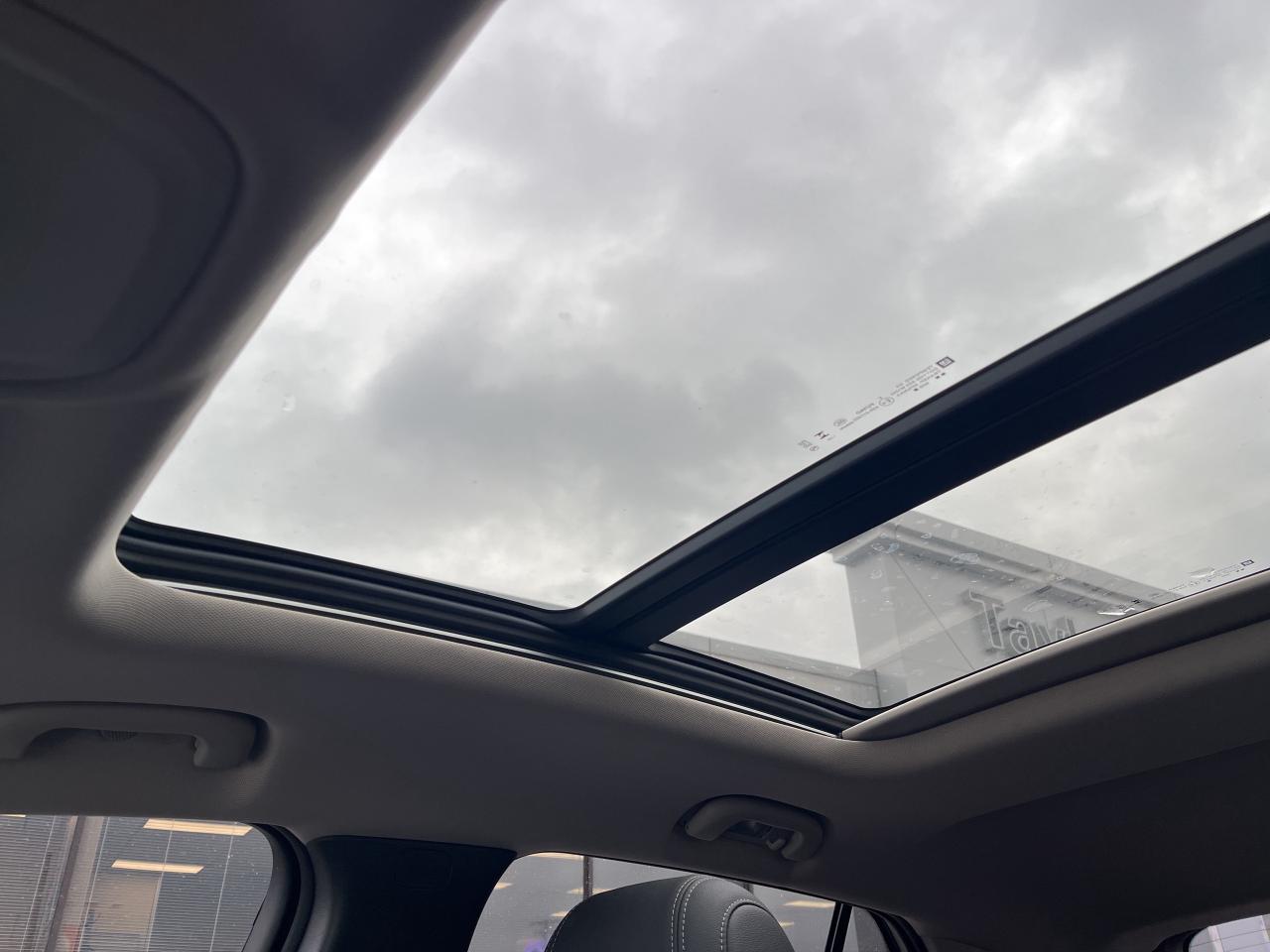 2024 Buick Encore GX Sport Touring AWD *SUNROOF *LTHR *CLEAN CARFAX Photo